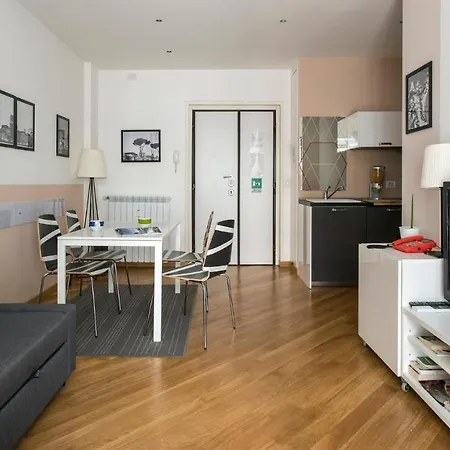 Plum Guide - Life In Colour Apartman